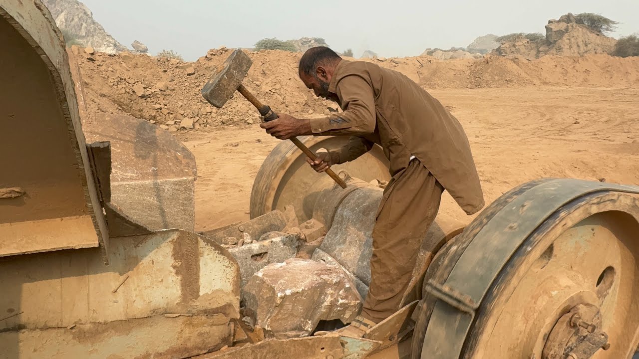 How to Stone Crusher Works? ≥ Powerful Jaw Crusher in Action - Crushing Hard Rocks!”#trending #rock 