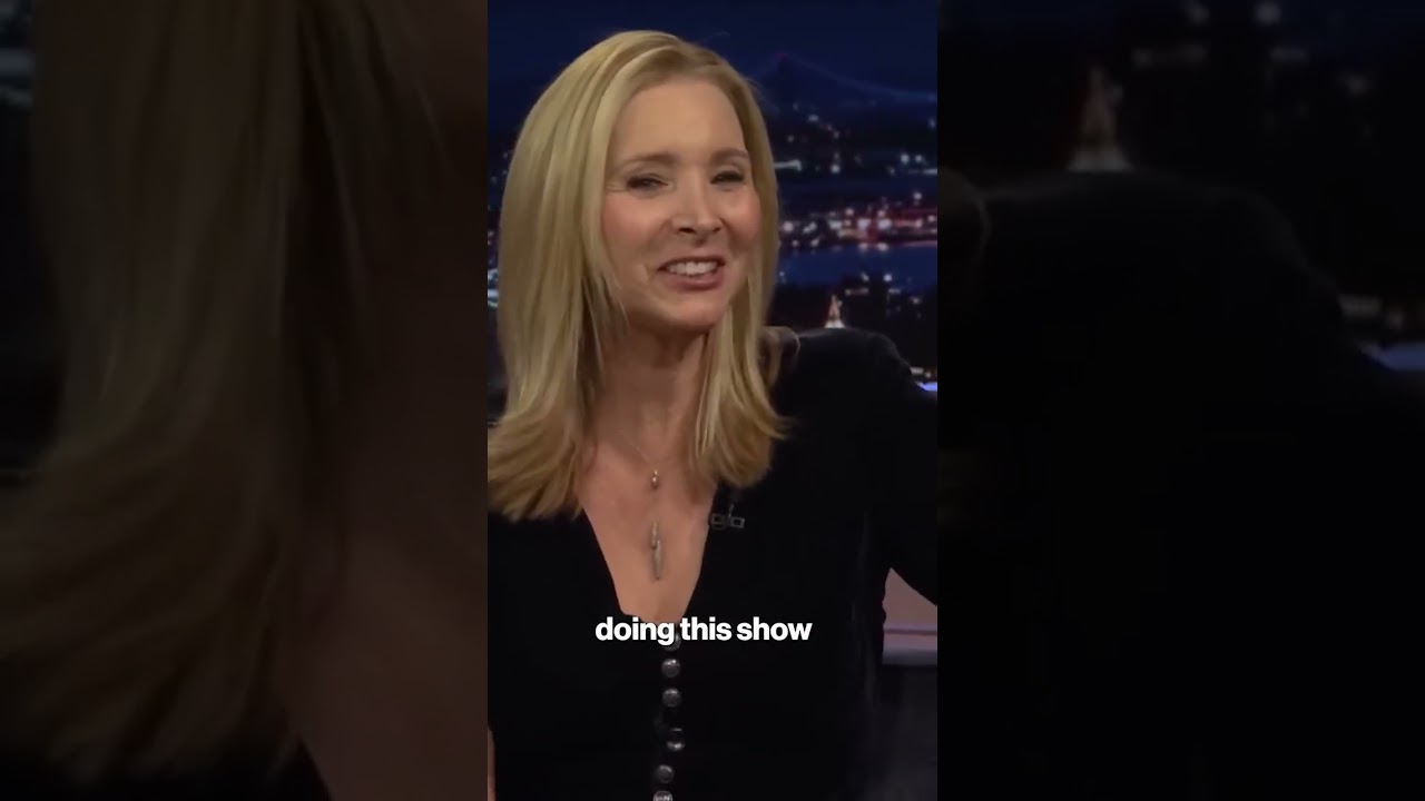 Lisa Kudrow recalls filming "Friends" in front of a live audience—and she wasn’t happy about it. 🤭