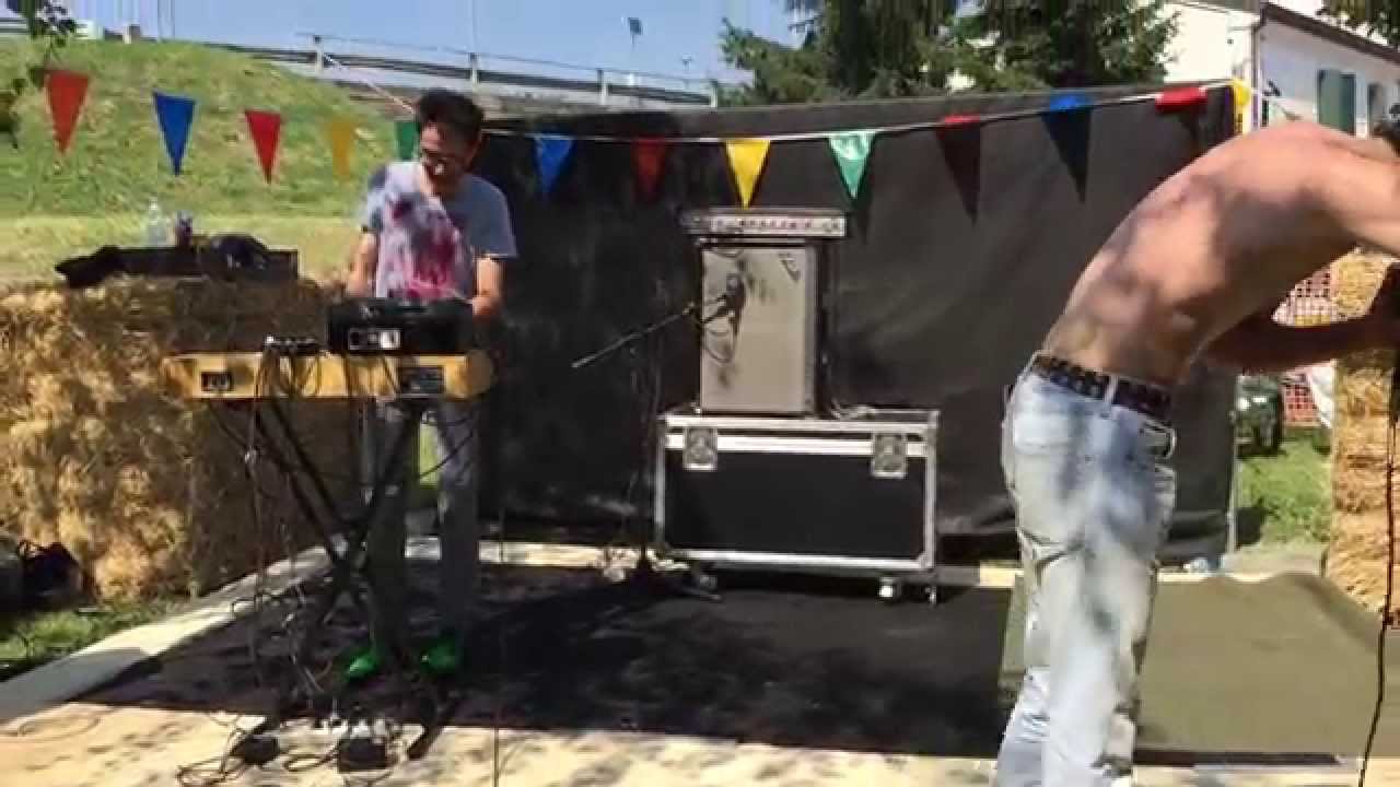 Watch Holiday Inn "Live al Handmade Festival" Guastalla 02/06/2015 on YouTube Watch Holiday Inn "Live al Handmade Festival" Guastalla 02/06/2015 on YouTube