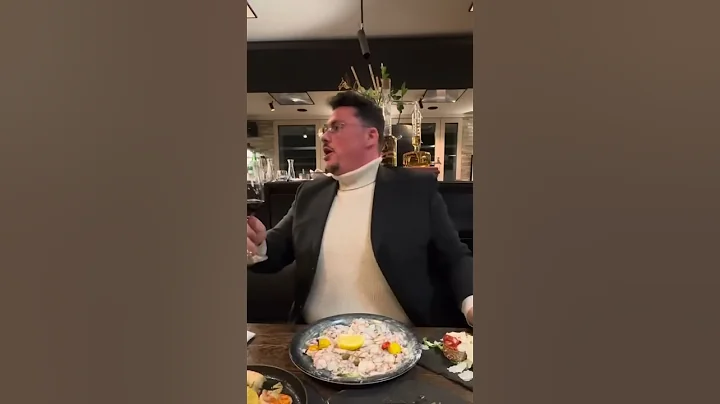 A famous opera singer joins piano girl in cafe