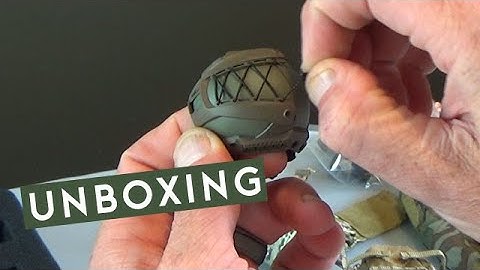 Unboxing the 1/6 scale Commandement Des Opérations Spéciales Ver. S action figure from Easy & Simple