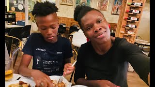 Nigerians 🇳🇬in Serbia 🇷🇸 Having Leftover As Lunch 😋
