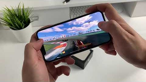 iPhone 11 Pro Real Racing 3 Gameplay Test