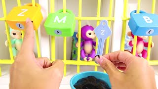 Jail Rescue Game - PJ Masks Villain Captures the Fingerlings Untamed Hot New Toy for Christmas