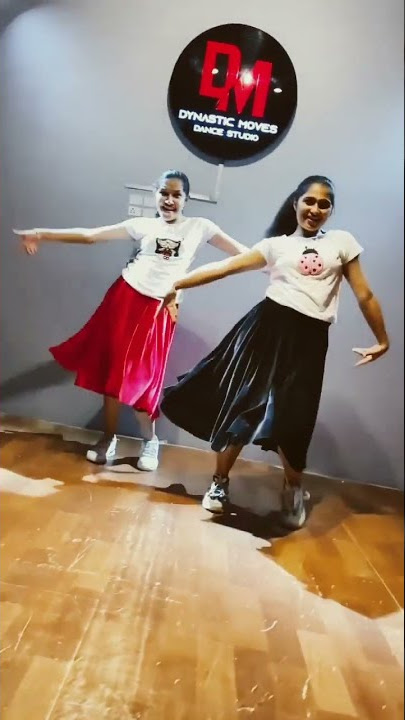 karuppu perazhaga song✨️❤️cute girls dance😍#tamilsong #instagallery #instagram #reels #viralshorts