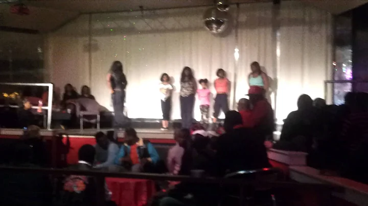 AWARDS SHOW PERFORMANCE