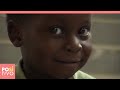 La bellissima storia di Elijah, il bambino originario di Haiti, che è stato adottato | Positivo