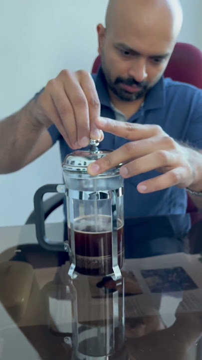 How to use a French Press (Simple + Easy) - The Wooden Skillet