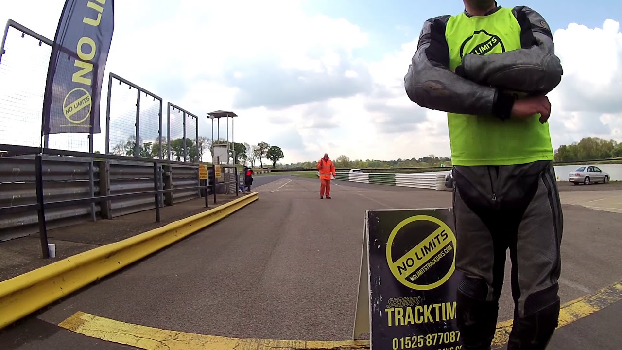 Mallory Park No Limits trackday fast group - YouTube