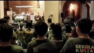 (3) 🎶 Koor ASAK (Ayo Sekolah - Ayo Kuliah) di Misa Minggu sore, Stella Maris Pluit - 7 Mei 2023.