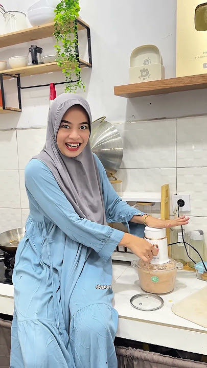 Make rich BAKSO at ABANG” on the side of the road!!