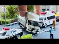 【密着】激務の運送のなか人助けを頑張るトラックドライバー　交通事故多発【働く車】tomica Ambulanceminicar runs in anemergency. driving test