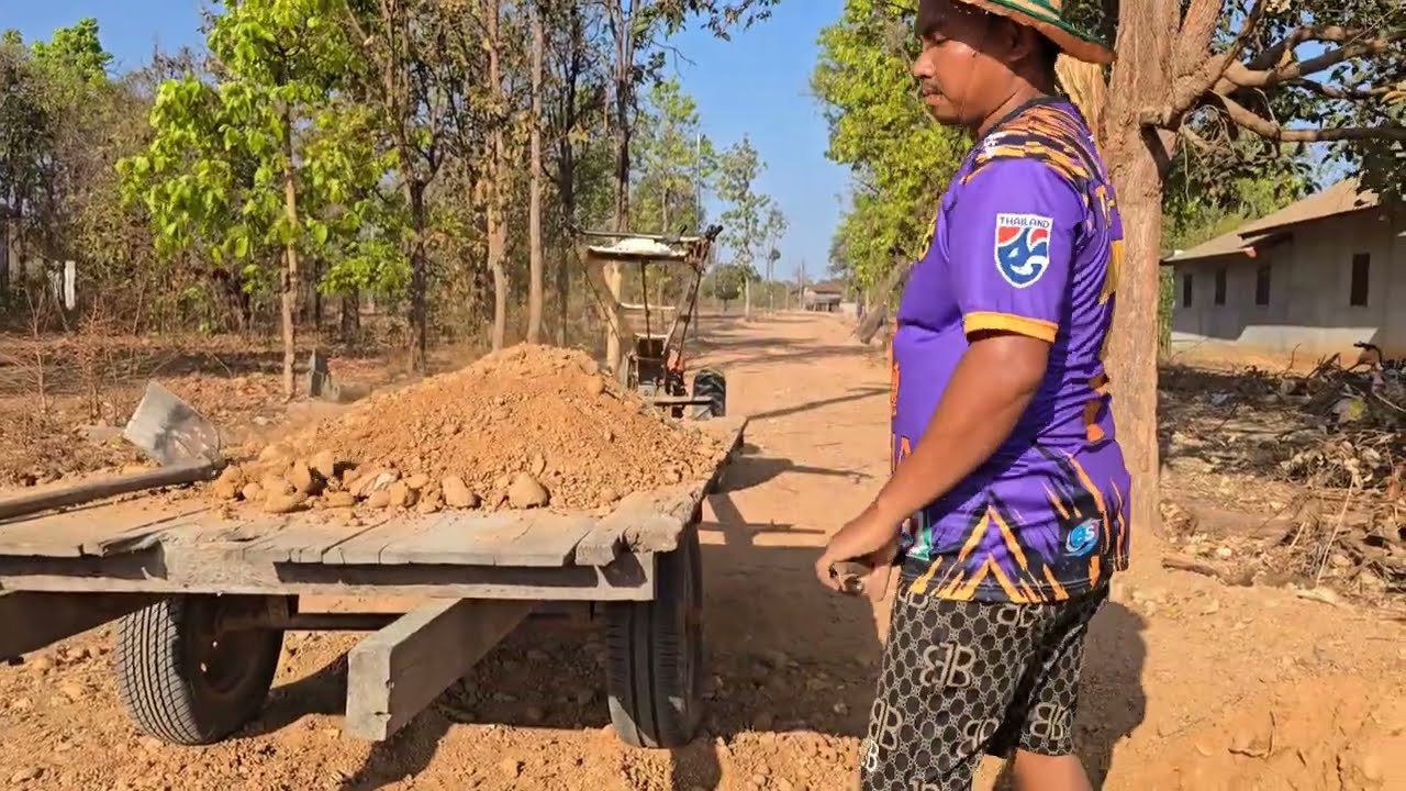 แตงโมหวานๆ ลูกเล็กแต่สุขบ่าวดาวเป็นขนดินหน้าทาง วันนี้เสร็จแล้วขอบคุณทุกกำลังใจ