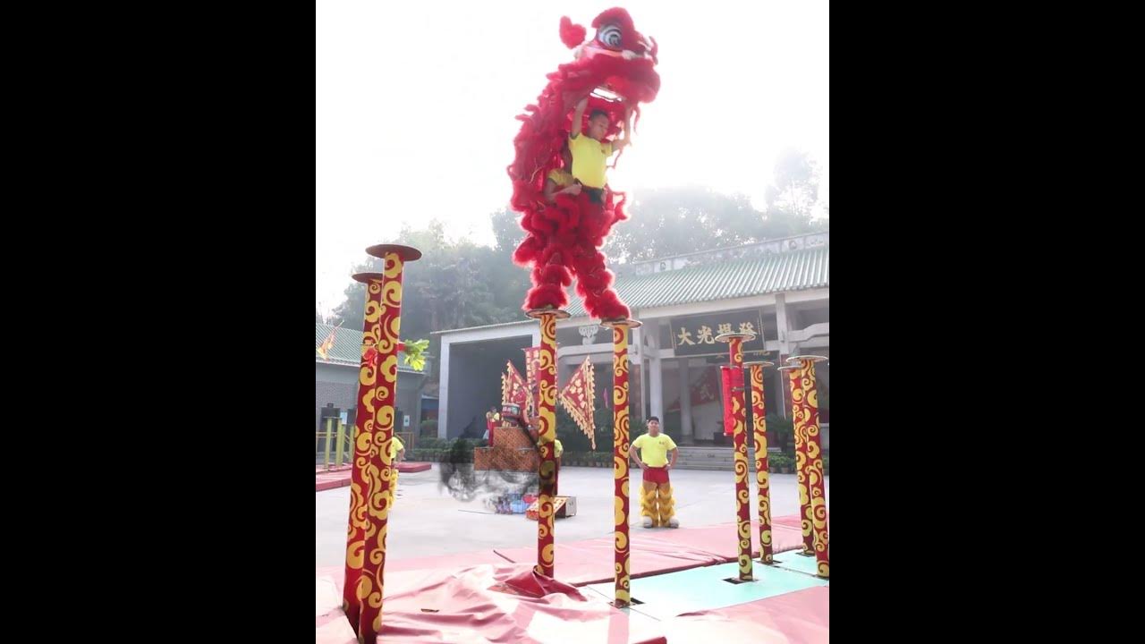 Traditional Chinese lion dance performance moves