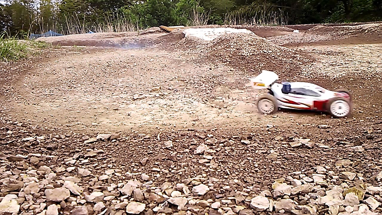 KYOSHO INFERNO TR15 - YouTube