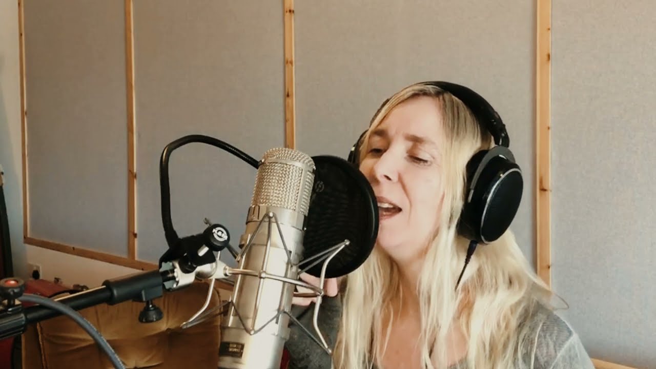 IN THE DISTANCE from the No1 album LIVING ROOM by Eleanor Reid YouTube