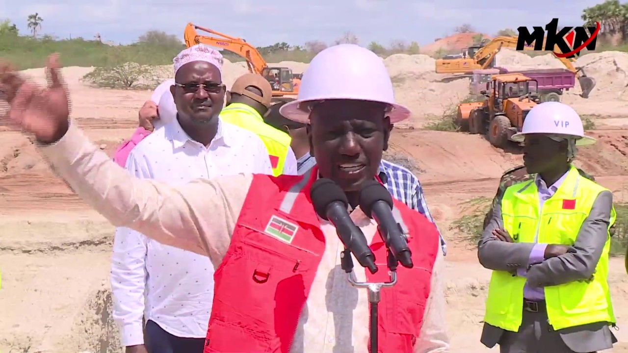 SEE RUTO IN BURA TANA INSPECT AND TALK DEVELOPMENT!