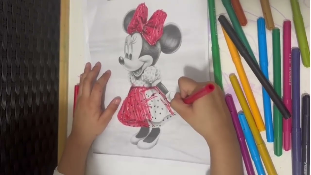 Let's color Minnie Mouse❤️🐭😊 #coloring #disney #mickeymouse #cartoon #cute #kids #kidsvideo #fyp