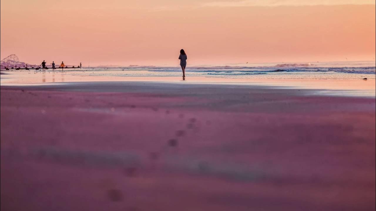 Девочка на море. Прогулка по побережью моря. Влюбленные на берегу моря. Фотосессия на море. Прогулка у моря.