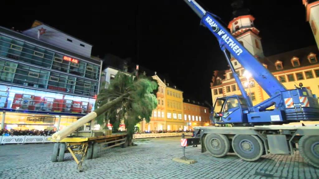 Weihnachtsbaum in Chemnitz aufgestellt YouTube