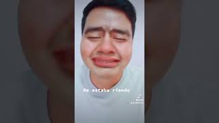 está triste humor short