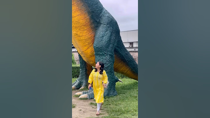 Dinosaur Prank Fall Hua #shortvideo #viral #dinosaur #bhoot #siliguri  #momandreedishna