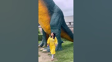 Dinosaur Prank Fall Hua #shortvideo #viral #dinosaur #bhoot #siliguri  #momandreedishna