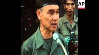 LIB 27/10/1971 PRINCE SIRIK MATAK DECORATES SOLDIERS