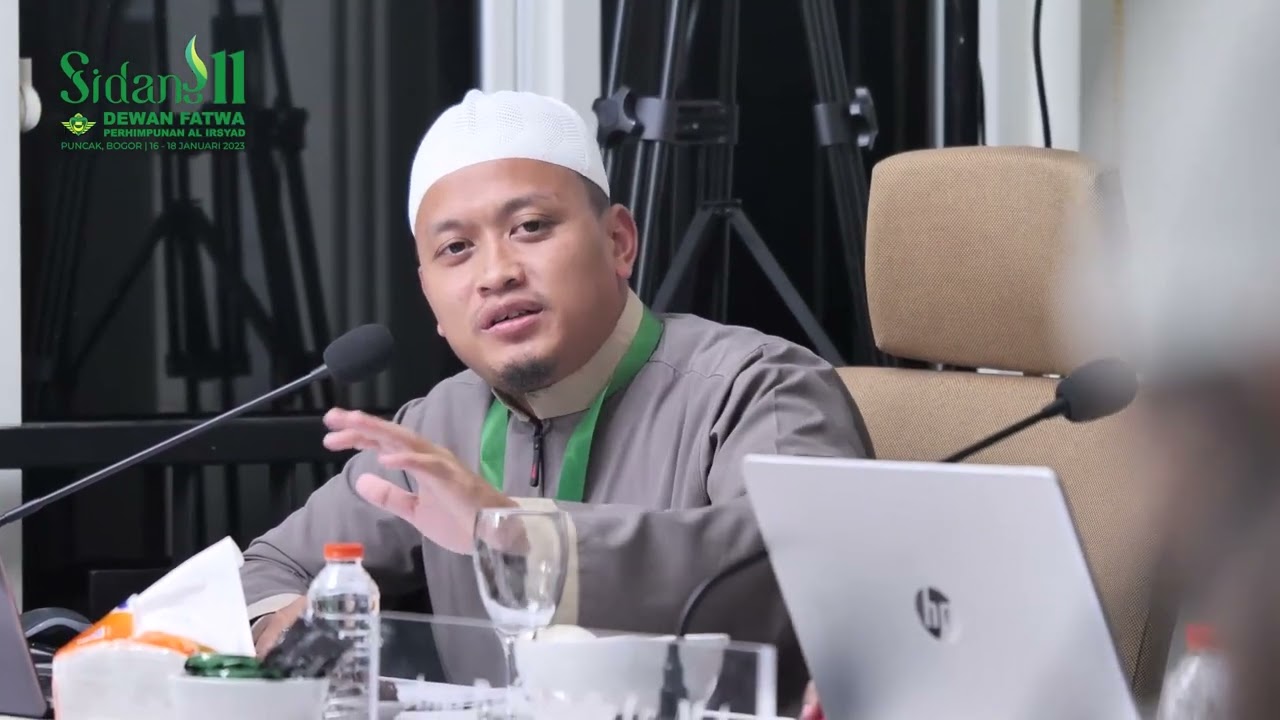 ⁣Cerita di Balik Materi: Hukum Guru Laki Laki Mendengarkan Suara Bacaan atau Hafalan Santriwati