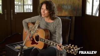 Folk Alley Sessions at 30A: Sarah Lee Guthrie - "Overcome"