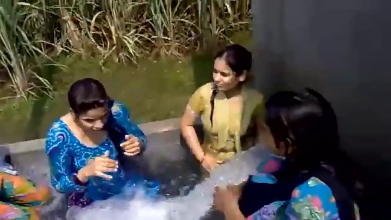 Desi Girls Bath In The River Super So Sexy 👍👍👍👍👍👍 Youtube 