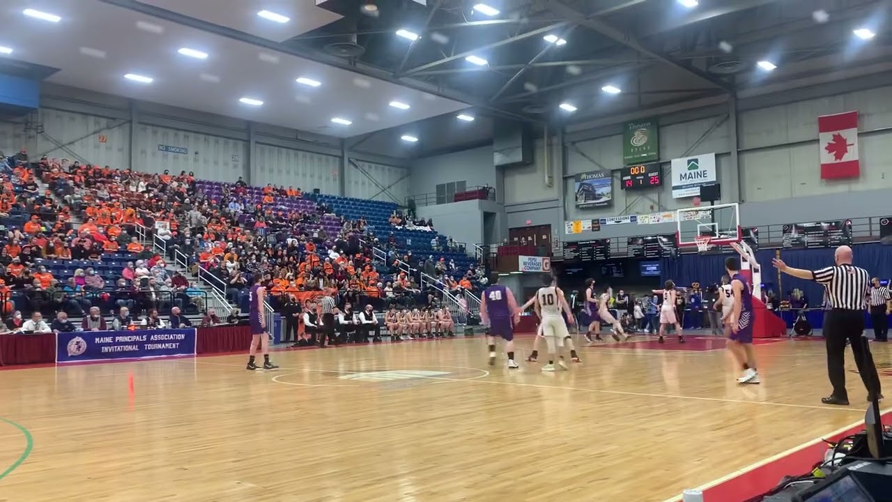 Hunter Burpee beats the first quarter buzzer in state title game