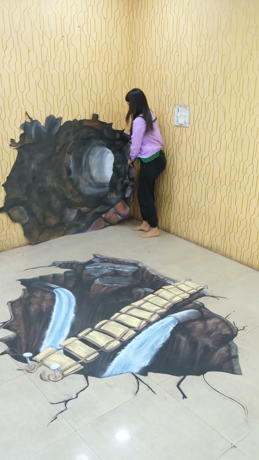 Ab to me isi Raste se aaungi class ?  #shorts  #artistshikhasharma #tricky