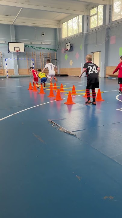 ЛЕСЕНКА И ПРЫЖКИ ЧЕРЕЗ ПРЕПЯТСТВИЯ! #football #футбол #soccer # ...
