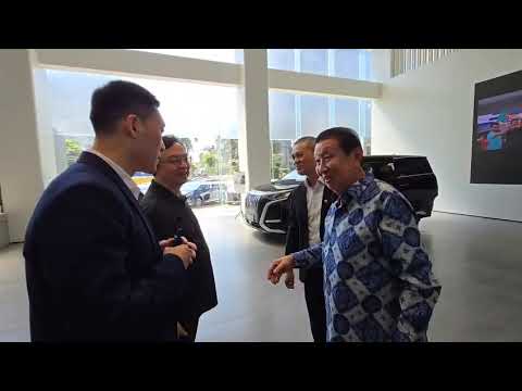 Kunjungan Chairman Wang Chuanfu ke Denza Haka Pluit - YouTube