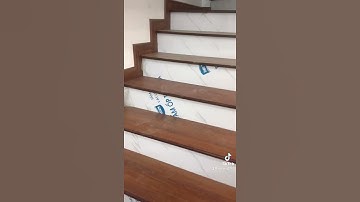 Cầu thang gỗ công nghiệp