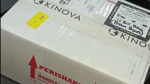 unboxing a snake from Kinova 👌🐍