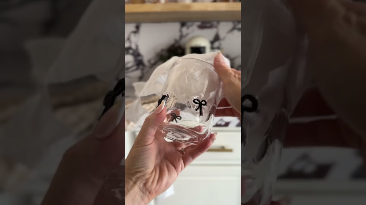 The cutest bow glasses ever! Loving this bow trend! 