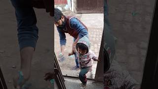 Ayyan Ka Shopper Ly Kar Bhag Giya