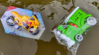 Mencari Mainan Mobil Di Aliran Sungai, Crane, Tayo, Mobil Molen, Kereta Api, Motor Motoran