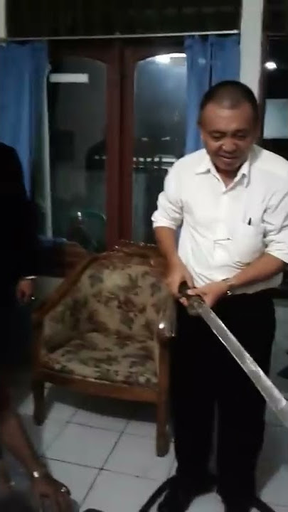 Pengetesan samurai selendang milik bapak hadi di manado