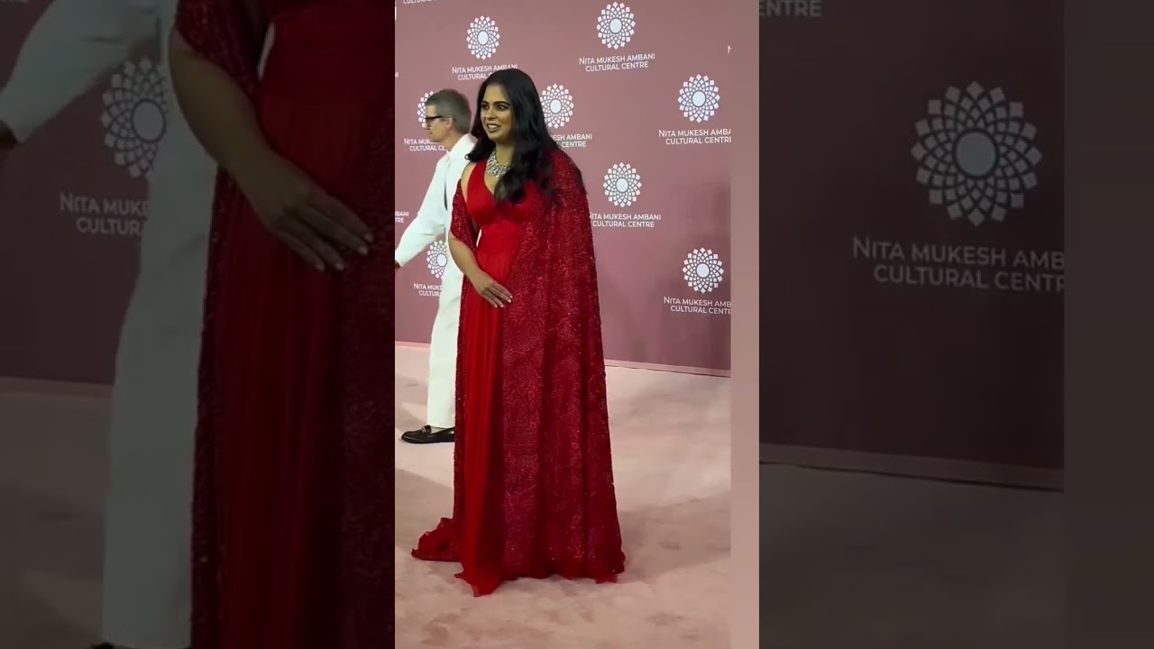 Isha Ambani in beautiful red dress ..cuteness ♥️ 
