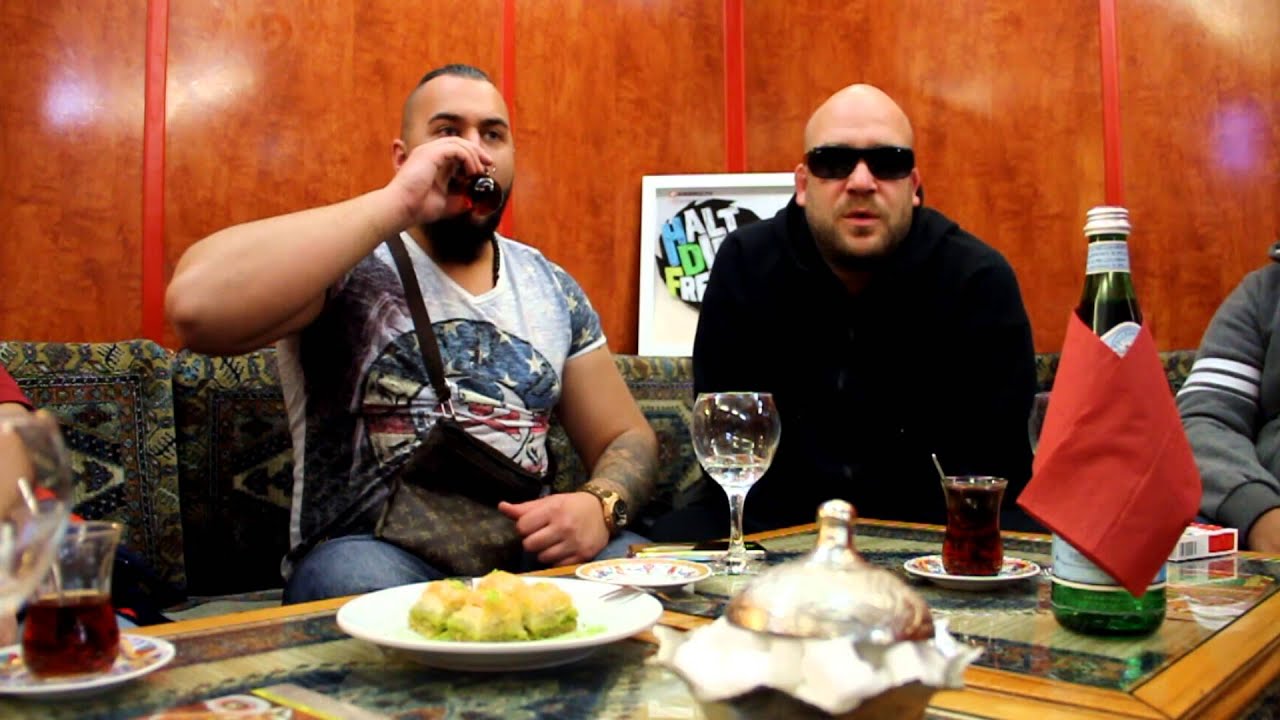 Toni der Assi (MHMW Fanfragen) über ALLES BOMBE, FARID BANG, 187 STRASSENBANDE,  FLER, EKO