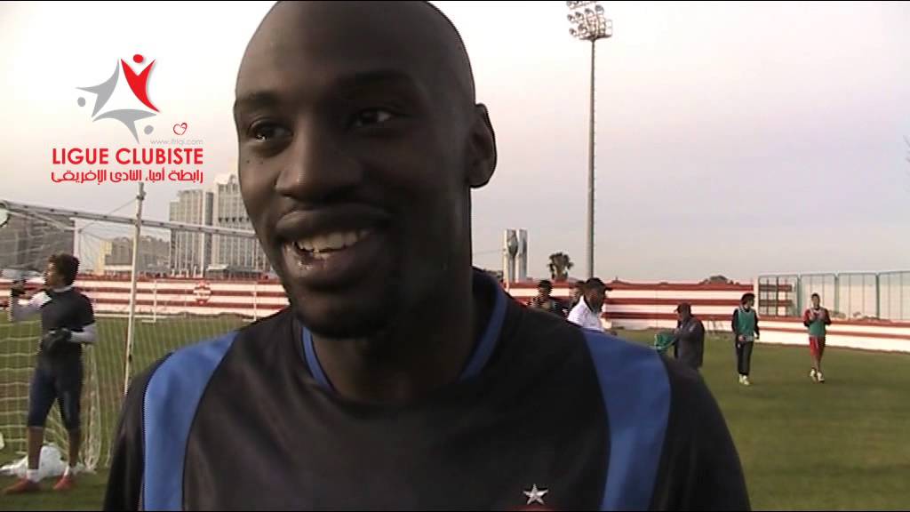 تكريم موسيلو كافضل لاعب في مباراة الشبيبة