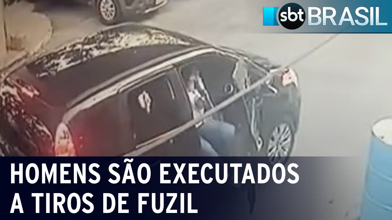 Homens são executados a tiros de fuzil em bar | SBT Brasil (26/05/22) Homens são executados a tiros de fuzil em bar | SBT Brasil (26/05/22)