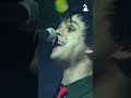 🎤 #GRAMMY Great Performance 🎤 👀 #GreenDay Electrifying &quot;American Idiot&quot; Performance In 2005