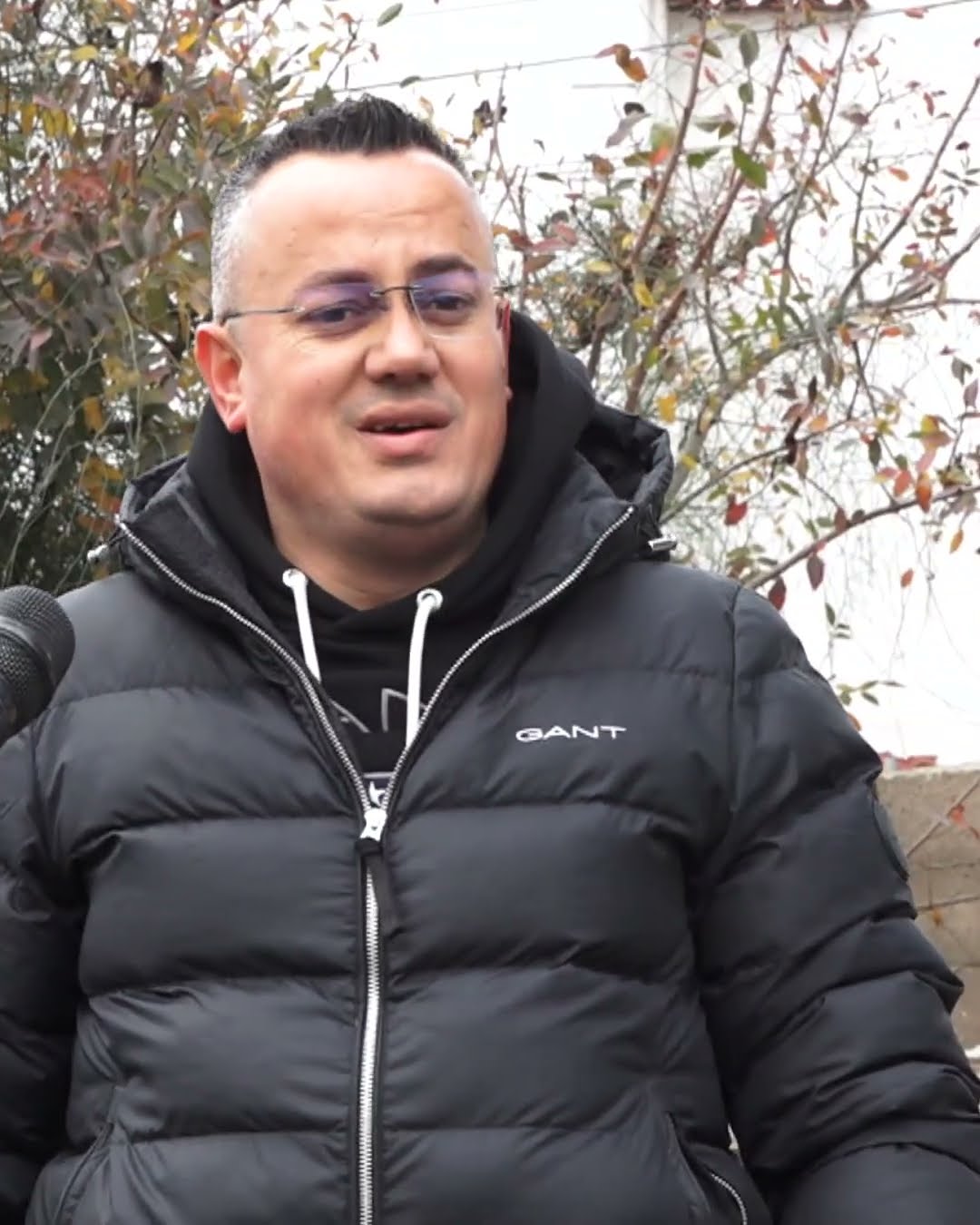 Pazar me varret në Sarandë, shiten dhe rezervohen varre fiktive - Fiks Fare
