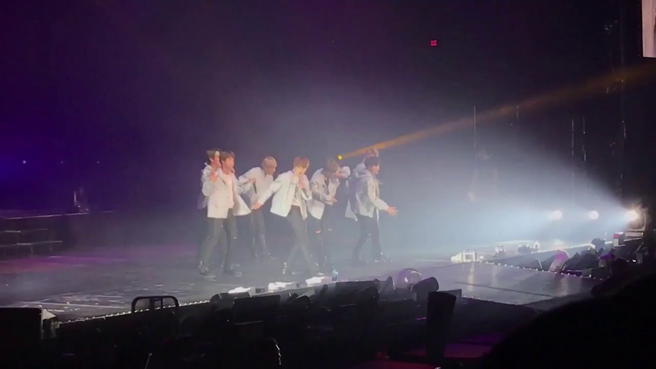 [170329] BTS The Wings Tour in Chicago - Silver Spoon Fancam - YouTube