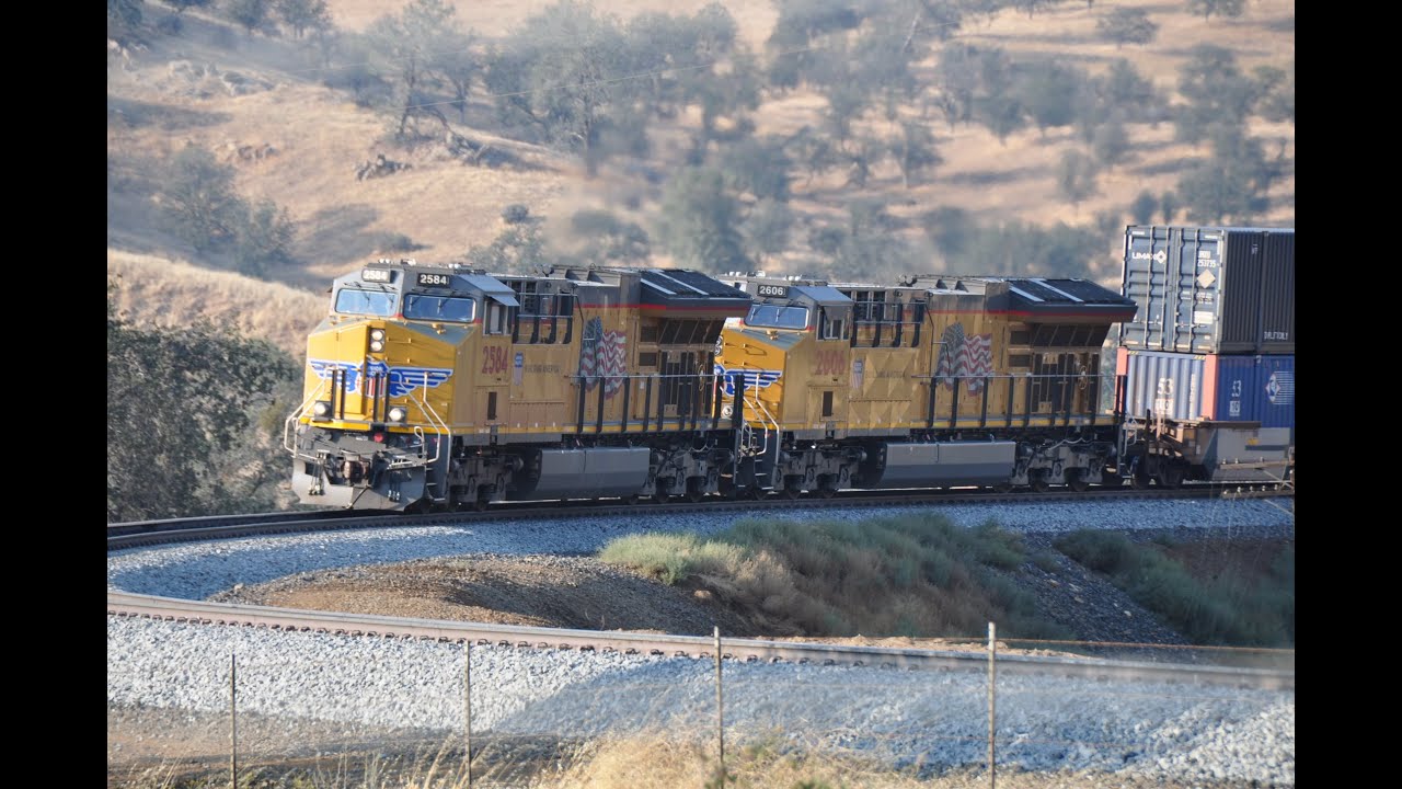 Double Stack Engine Loading UP two GE Tier4 engines leaded double stack climb up the Loop - YouTube