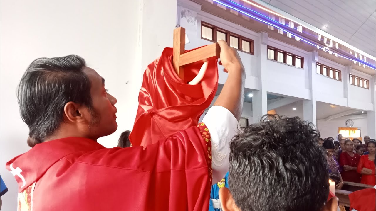 Prosesi Jumat Agung Paroki St.Yohanes Pemandi Buraen